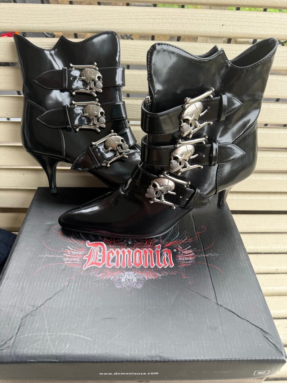 Demonia Fury 06 Ladies Goth Punk Witchy Ankle Silver Skull Buckle Boots Size 10